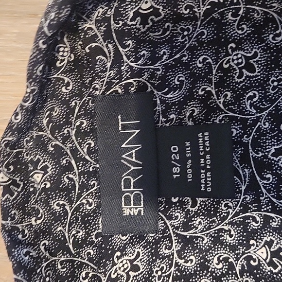 Lane Bryant 100% Silk Black Pattern Button Up Blouse Plus Size 18/20 - Picture 2 of 4
